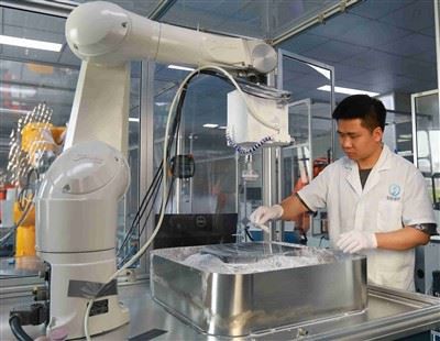 Kuka Optical Polishing Robot